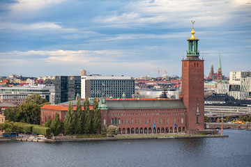 Obraz premium STOCKHOLM, SWEDEN - SEPTEMBER 16, 2016: Skyline of central part of city with Town hall.