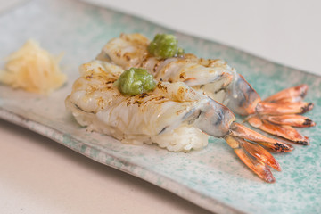 Shimp sushi