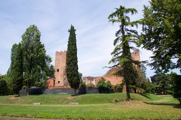 Noale - La rocca medioevale di Noale Italia , mura e torri