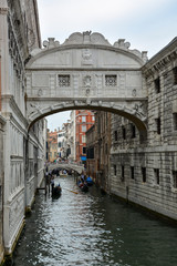 Obraz premium The famous bridge if sighs in Venice, Italy
