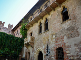 Fototapeta na wymiar The famous balcony of Juilet in Verona, Italy