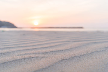 夕日と砂浜