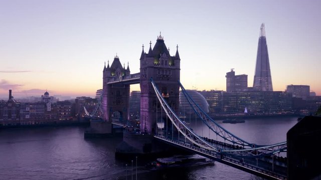 Day to night city timelapse of Tower Bridge and the London skyline (England). Clear skies and a beautiful time lapse.

10-bit ProRes 422 (HQ) from RAW source.