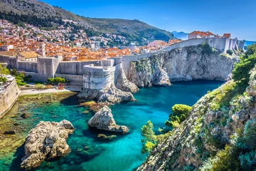 Fotobehang Dubrovnik landschap. / Luchtfoto op de beroemde Europese reisbestemming in Kroatië, de oude stad van Dubrovnik. © dreamer4787