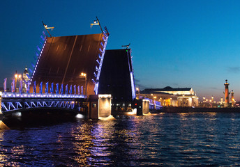 Fototapeta na wymiar movable bridge, river Neva, white nights