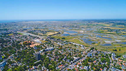 Panorama aérien sur les marais salants de Guérande depuis la Baule Escoublac, France