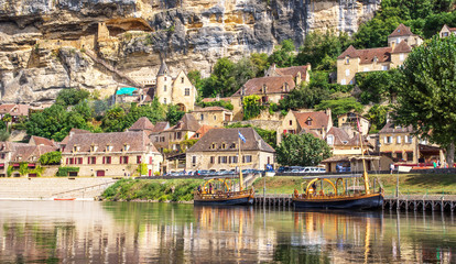 Obraz premium La Roque-Gageac sur les bords de la Dordogne
