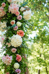 Obraz na płótnie Canvas Festively beautifully decorated of flowers. Wedding decor.