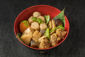 鶏肉の春野菜の煮物　 Simmered chicken and vegetables