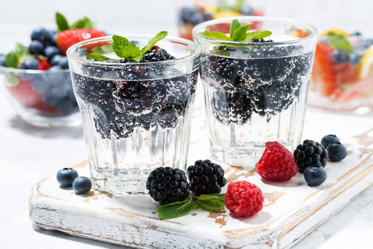 Carbonated Drinks With Fresh Berries