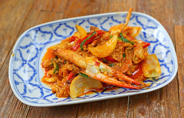 Stirred Fried Crab with Garlic, Pepper, Curry Powder.