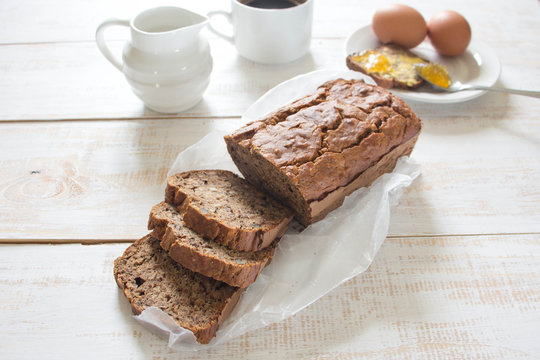 Low-fat banana bread without sugar