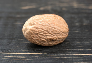 Dry nutmeg
