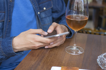 hands with the mobile bar