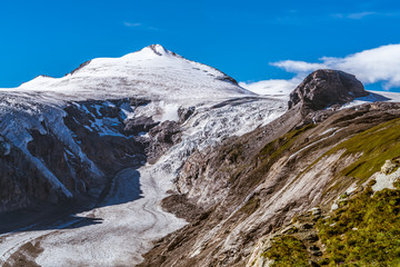Johannisberg aus der Glocknergruppe in Österreich mit dem Großglockner-Gletscher