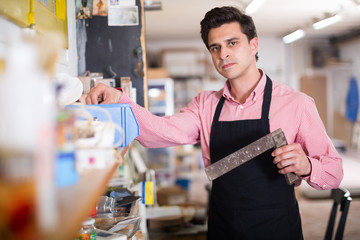 Joiner looking for necessary tools