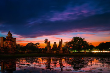 Obraz premium Wat Mahathat Temple at Sukhothai Historical Park, a UNESCO World Heritage Site in Thailand