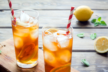 Iced tea with lemon