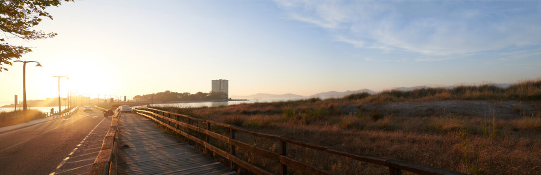 Panoramica del camino hacia la isla de Toralla en Vigo