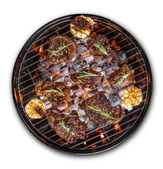 Rolgordijnen Barbecuegrill met rundvleeslapjes vlees, close-up. © Lukas Gojda