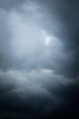 Obraz premium Background of dark clouds before a thunderstorm
