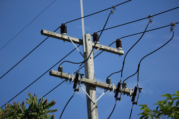 Closeup Eletricity line in blue sky