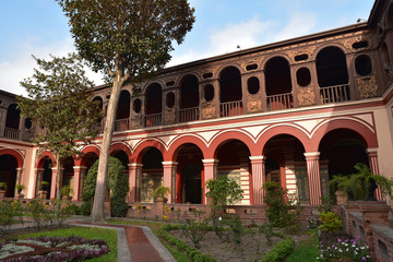 Fototapeta premium Cloître du monastère Santo Domingo à Lima au Pérou
