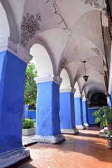Cloître bleu du monastère Santa Catalina à Arequipa au Pérou
