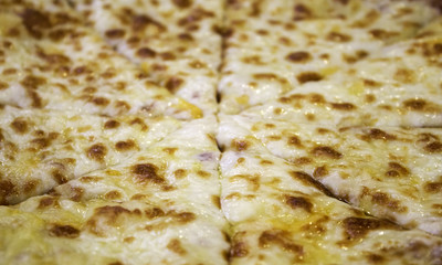 Pizza four cheeses