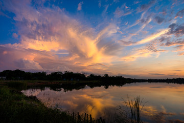 Fototapeta na wymiar sunset on the lake landscape