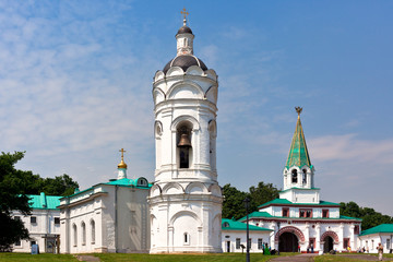 Fototapeta na wymiar Church of St George with a belfry in The museum Kolomenskoye in Moscow