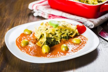 Roasted pasta with spinach and bacon