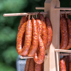 Frisch geräucherte Knacker vom Bio Metzger