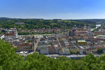 Fototapeta na wymiar SKYLINE - Dreiflüssestadt Passau