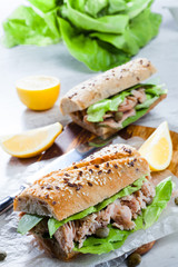Sandwich with tuna and capers