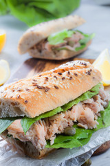 Sandwich with tuna and capers