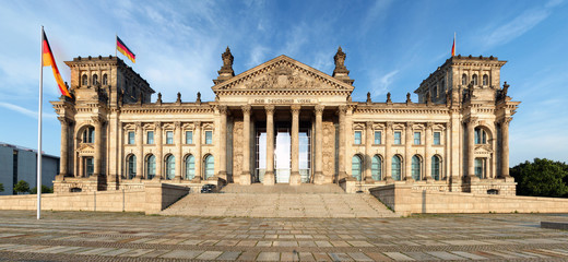Fototapeta na wymiar Reichstag - Berlin, Germany