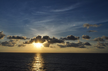 Obraz premium atardecer puesta de sol 