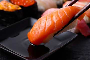 寿司、サーモン