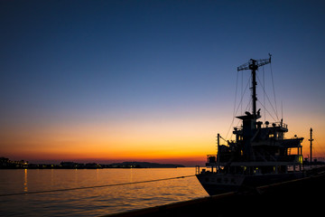 Obraz premium 博多湾の夕日