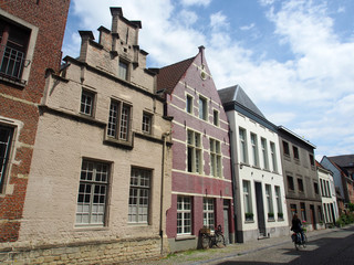 Fototapeta na wymiar Mechelen in Flandern: Altstadthäuser