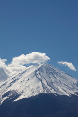 Fototapeta na wymiar 河口湖から望む富士山