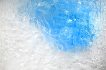 Obraz na płótnie Canvas water and blue ice