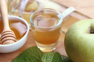 apple cider vinegar with honey