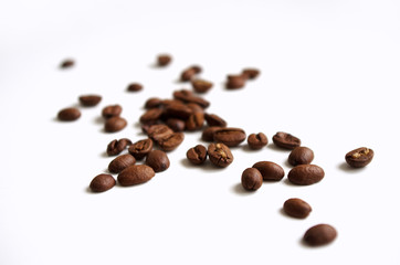 Naklejka premium coffee beans on white background