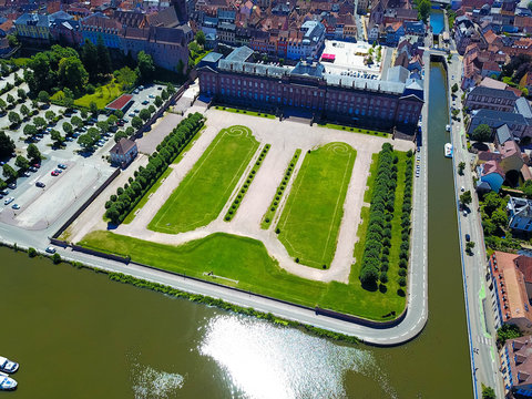 Luftbild, Schloss Rohan mit dem Rhein-Marne Kanal im Elsass