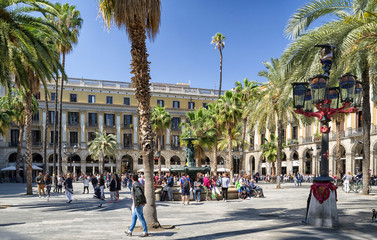 Square Plaza Real in barcelona - obrazy, fototapety, plakaty