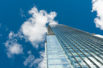 Fototapeta na wymiar Blue building and sky