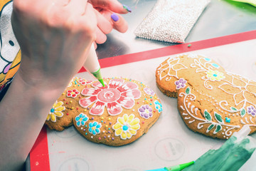 Making holiday's decorated gingerbread