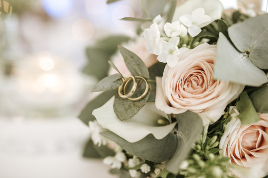 rings in bouquet